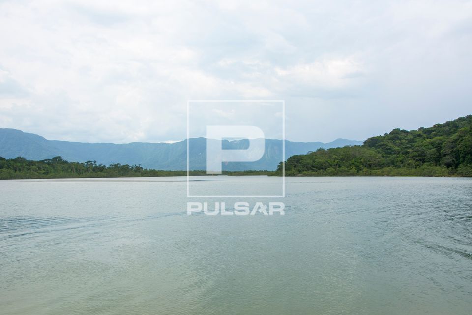 Foz do Rio Guaratuba na Praia de Guaratuba