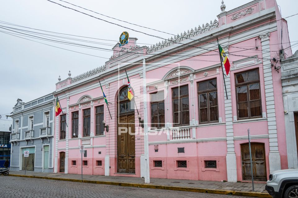 Prefeitura Municipal no centro histórico - fronteira com Rio Branco no Uruguai