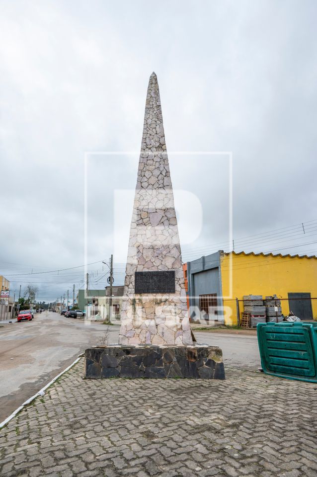 Obelisco de Mauá nas imediações do local onde nasceu Irineu Evangelista de Souza o Barão e depois Visconde