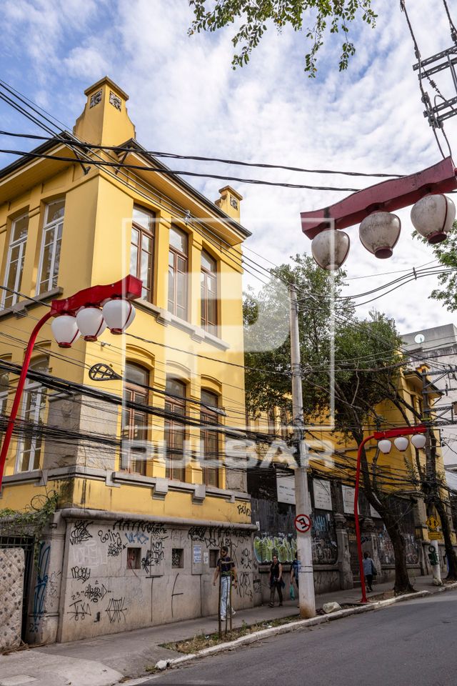 Prédio da antiga Escola Estadual Campos Salles sedido para instalar o Museu Manabu Mabe - bairro da Liberdade