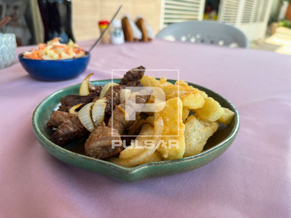 Carne seca com macaxeira