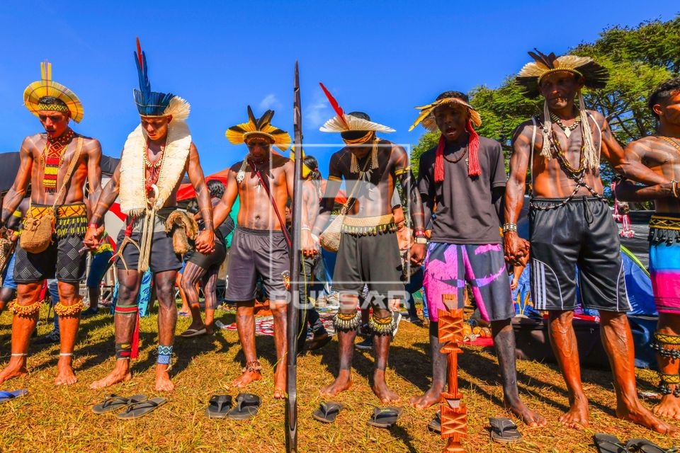 Indígenas no acampamento Terra Livre - ato pela demarcação e contra mineração em terras indígenas