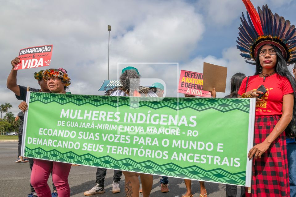 Ato pela demarcação e contra mineração em terras indígenas no 21º ATL Acampamento Terra Livre - mobiliza