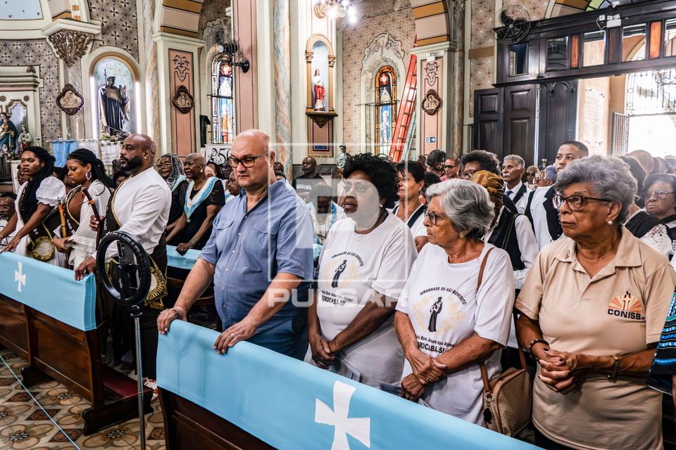 Irmandade São Benedito da Paróquia Bom Jesus dos Aflitos , Sorocaba na missa em celebração dos 300 anos de