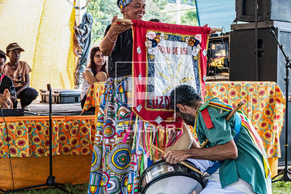 Apresentação do Grupo Folia de Reis Luz de Belém na Festa do 13 de Maio no Bairro do Quilombo 