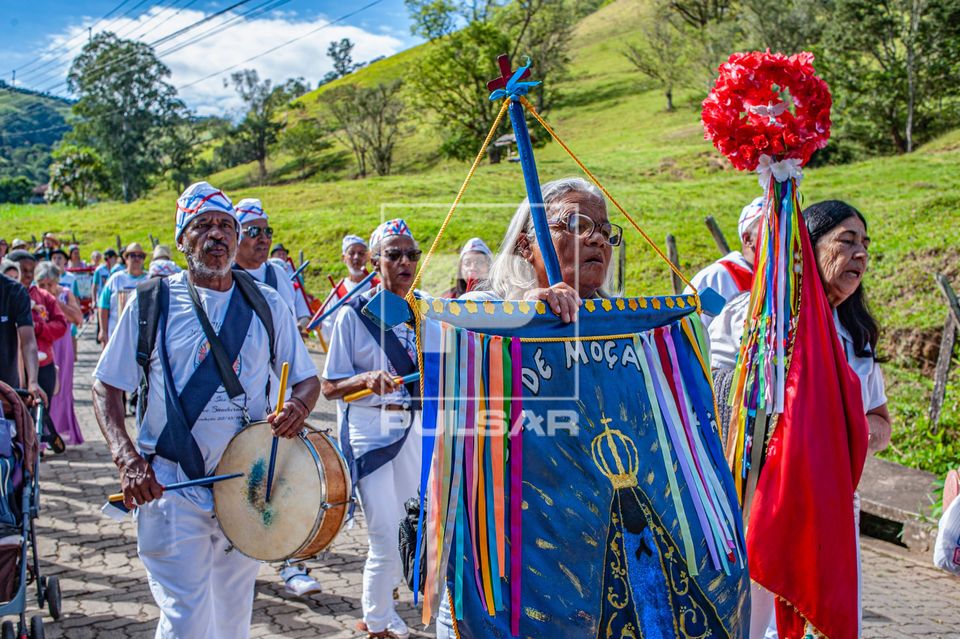 Apresentação da Grupo Moçambique do Mestre Paizinho na Festa do 13 de Maio no Bairro do Quilombo 