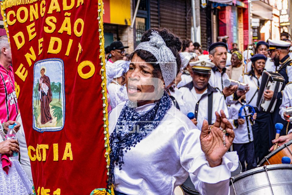 Apresentação do Grupo de Congada de São Benedito de Cotia durante a celebração da reinauguração da Cape