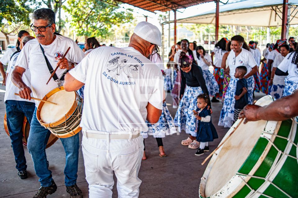 Apresentação do Grupo Samba de Roda da Dona Aurora
