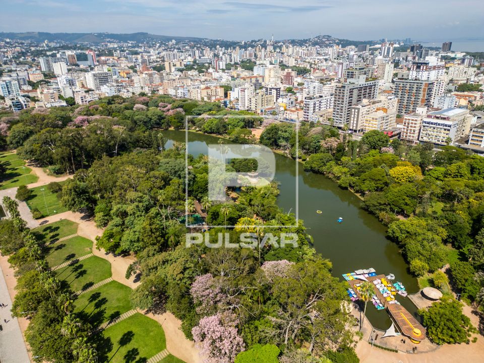 Vista de drone de lago no Parque Farroupilha mais conhecido como Redenção - Bairro Cidade Baixa