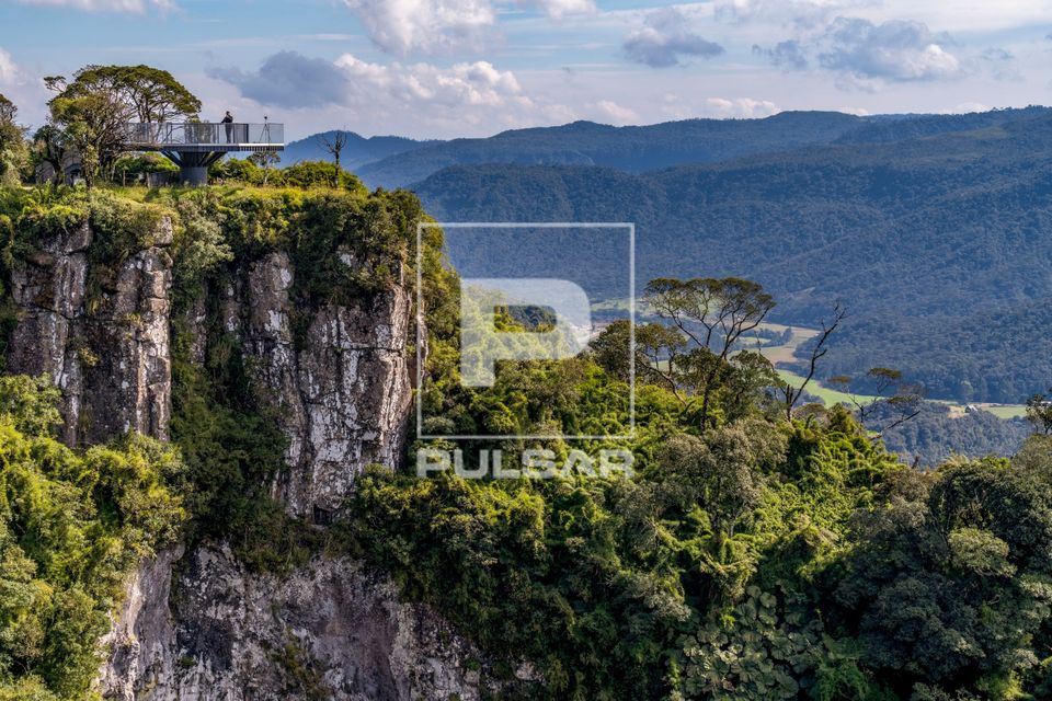 Mirante no Parque Altos da Serra do Corvo Branco