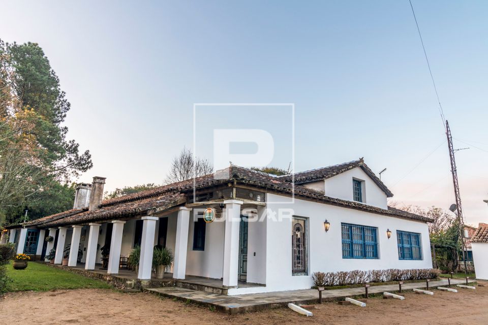 Casa em chácara secular 