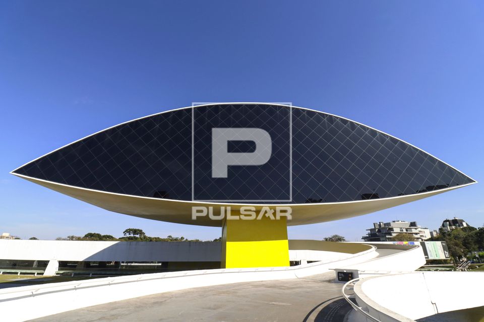 MON Museu Oscar Niemeyer - projeto de Oscar Niemeyer - USO SOMENTE MEDIANTE CONSULTA A FUNDAÇÃO OSCAR NIEMEY