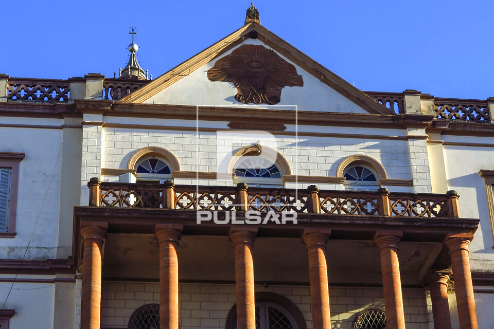 Detalhe de frontão da Cúria da Catedral Metropolitana  - 