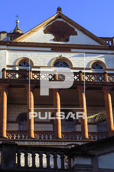 Detalhe de frontão e colunas da Cúria da Catedral Metropolitana  - 