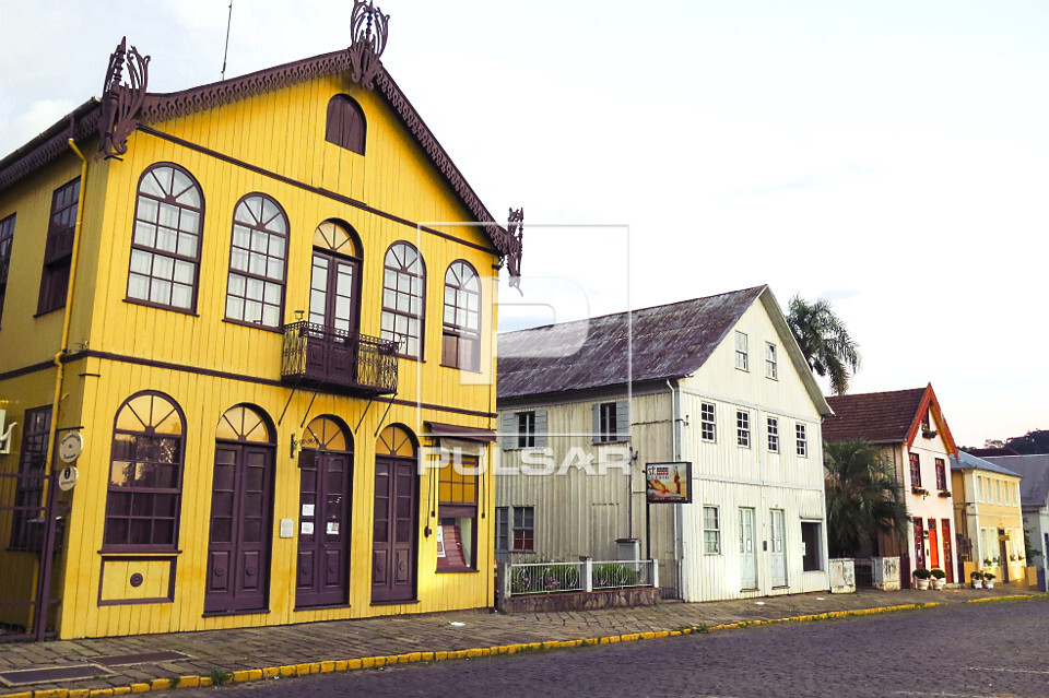 Casa de Neni com arquitetura italiana - centro histórico
