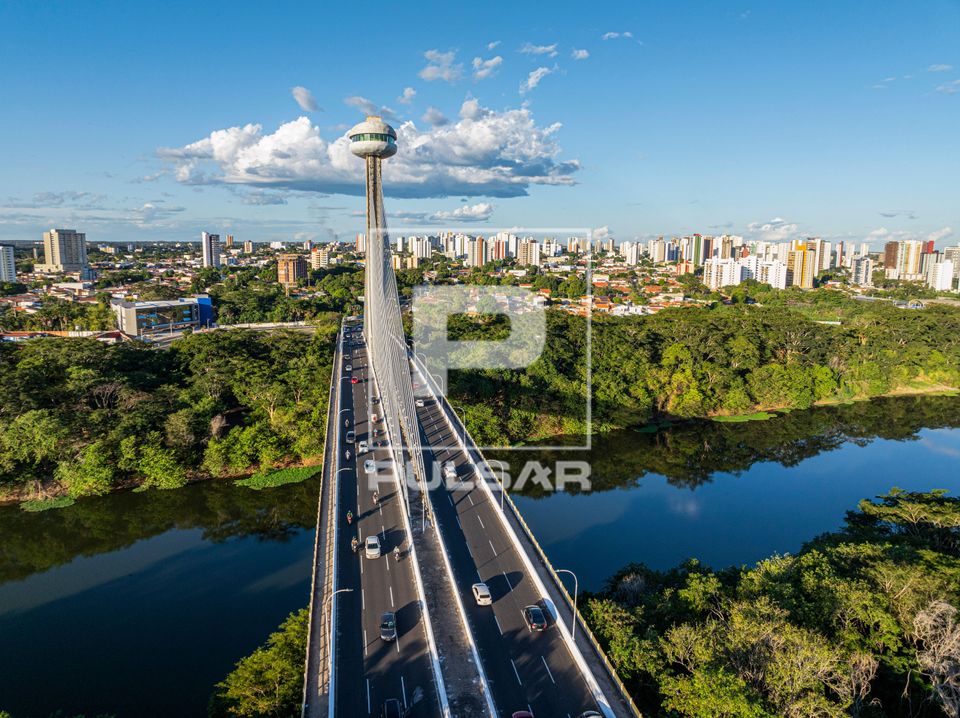 Vista de drone da Ponte Estaiada Mestre João Isidoro França - também denominada ponte do Sesquicentenário 