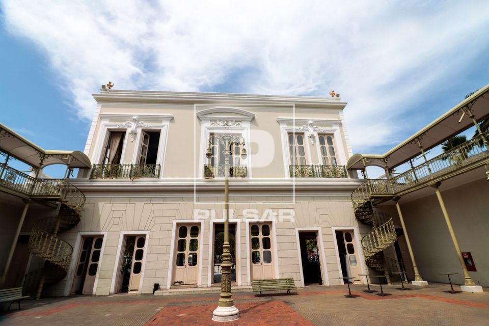 Parte interna do Theatro José de Alencar no estilo neoclássico