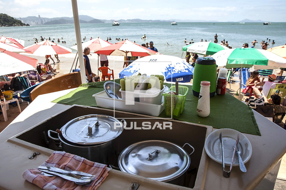 Venda de milho verde na Praia das Laranjeiras - 