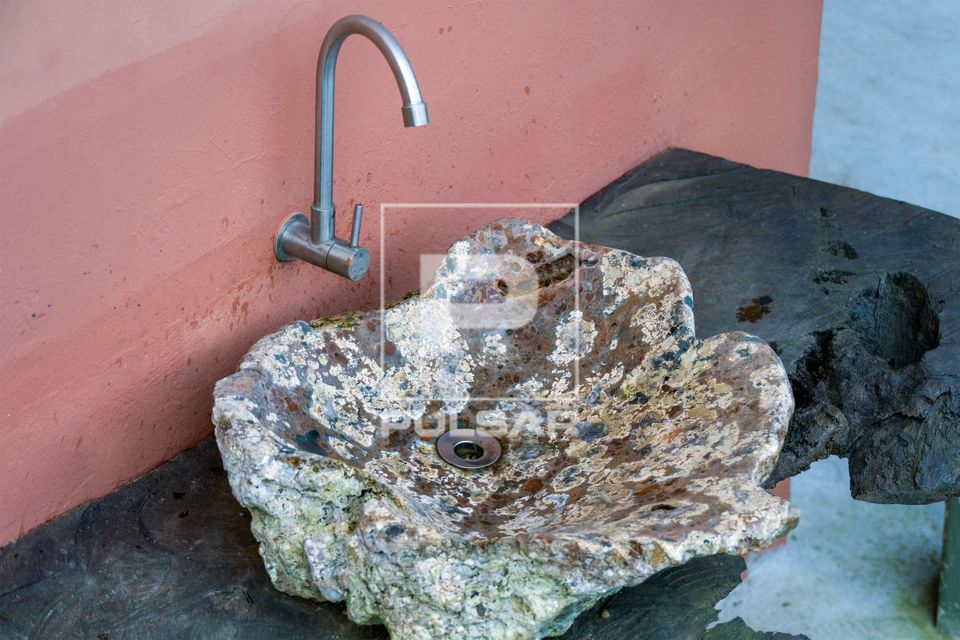 Cuba de pia em arenito - MAGMA Museu Aberto de Geociências , Minerologia e Astronomia 