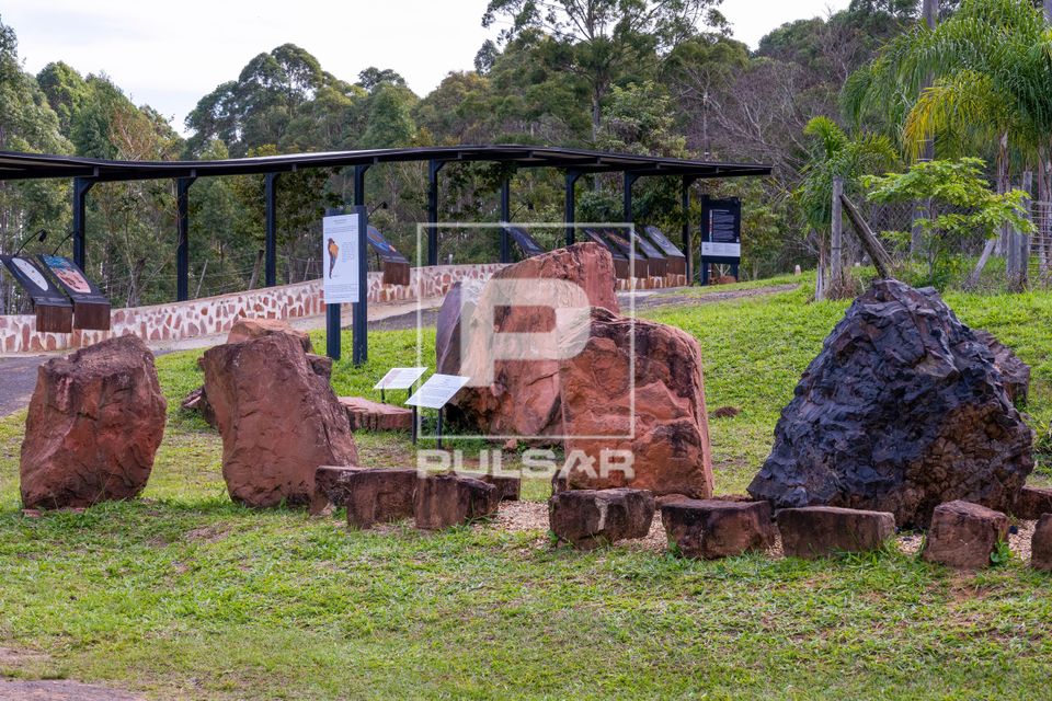 Exposição de arenitos e basalto no MAGMA Museu Aberto de Geociências , Minerologia e Astronomia 