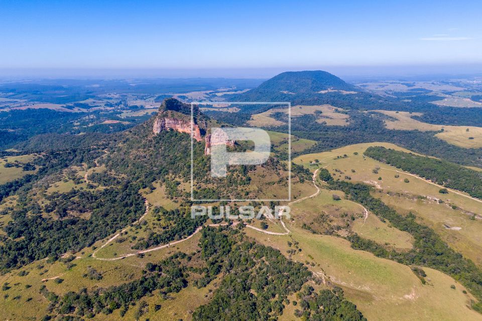 Três Pedras e Barriga do Gigante adormecido - APA Área de Proteção Ambiental Cuesta Guarani