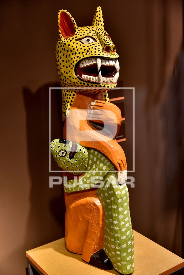  Escultura Gato Pintado com Lagarto Verde de Francisco Graciano - exposição Nóis Morre, As Coisa Fica - Art