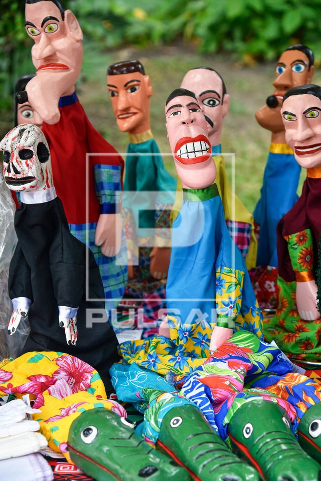 Mamulengos à venda no Centro Nacional de Folclore e Cultura Popular 