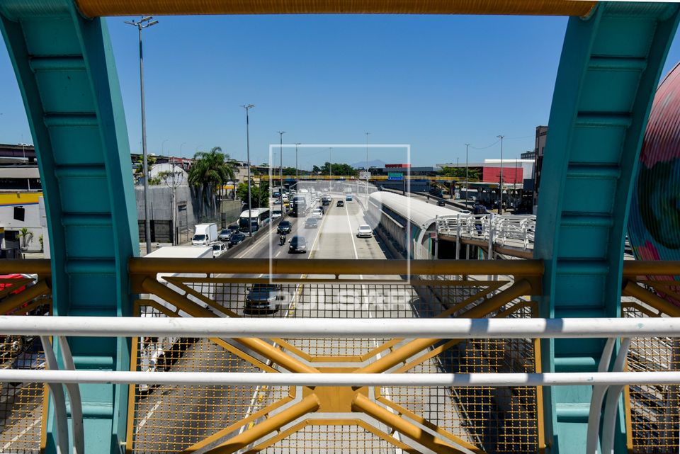 Passarela de acesso a Estação Vasco da Gama do BRT Transbrasil na Avenida Brasil