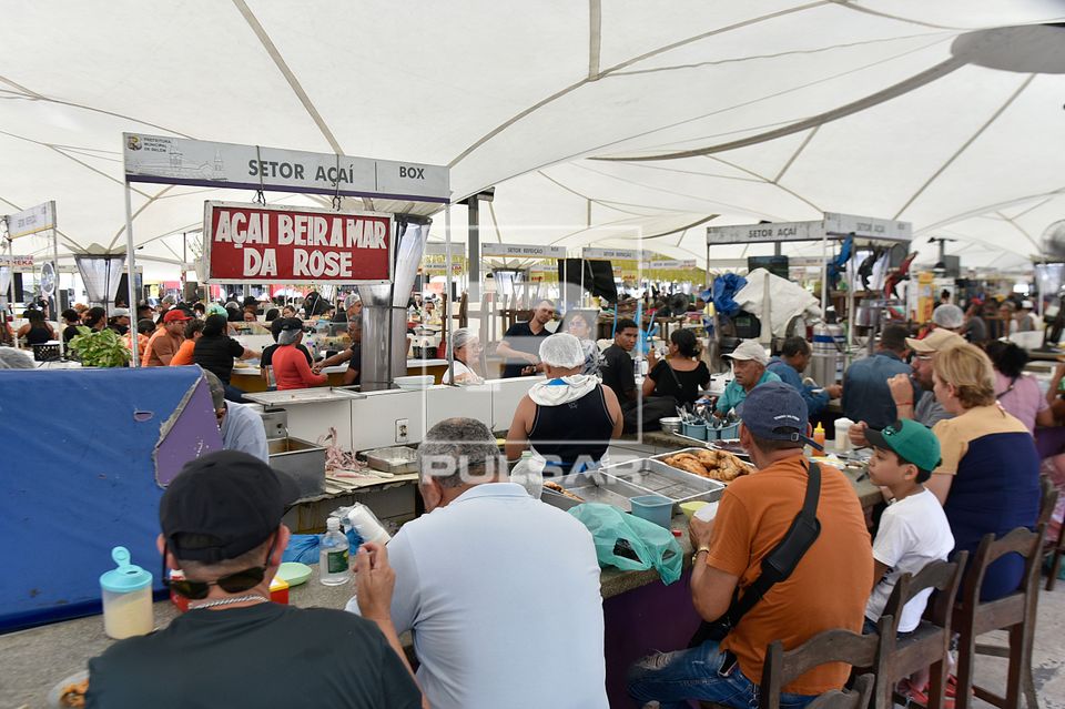 Setor de Alimentação do Mercado Ver-o-Peso chamado Praça das Boias - área de restaurantes populares que se