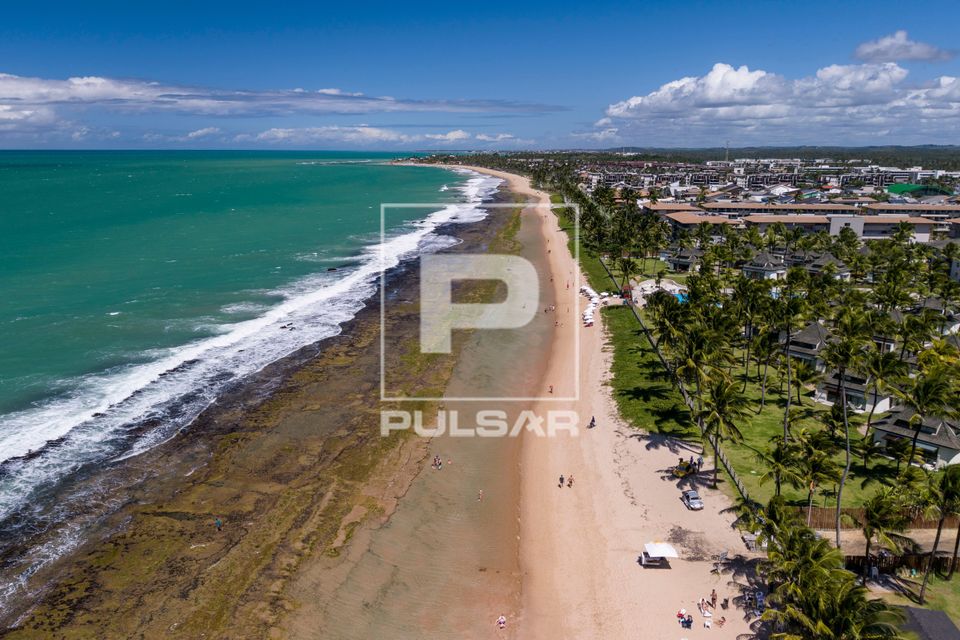 Vista de drone da Praia de Muro Alto - Costa dos Corais