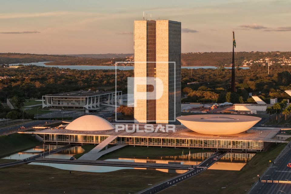 Vista de drone de Palácio do Congresso Nacional - sistema bicameral - Senado Federal e Câmara dos Deputados 