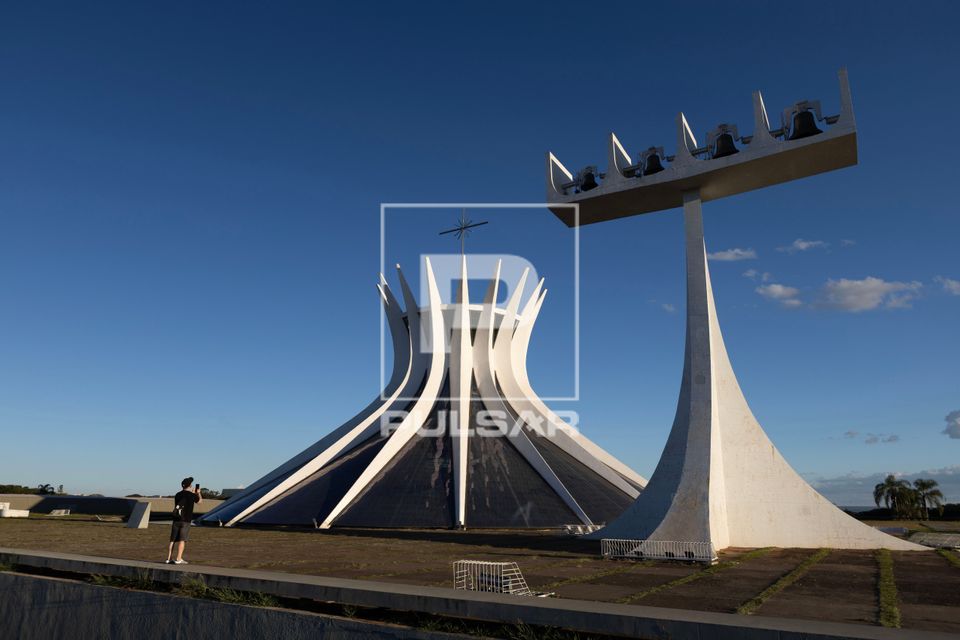Catedral Metropolitana Nossa Senhora Aparecida - projeto de Oscar Niemeyer - Esplanada dos Ministérios
