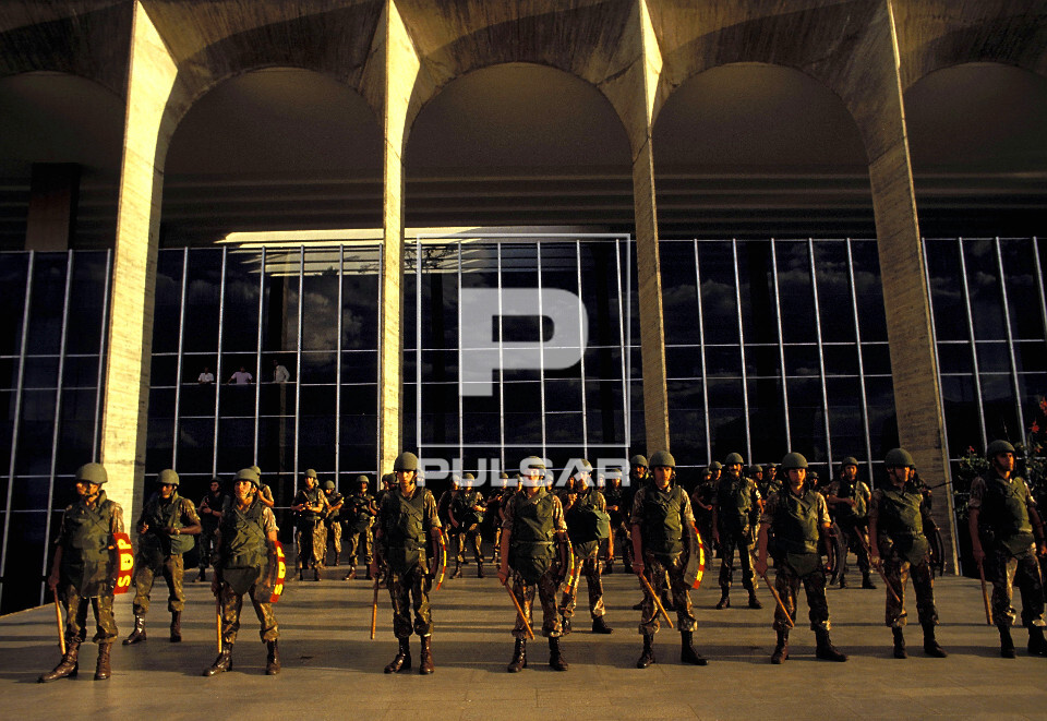 Tropa de choque durante Comício pelas Eleições Diretas