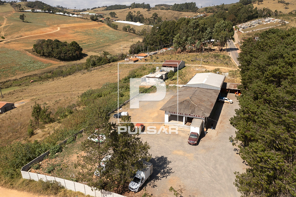 Vista de drone da central de vendas de morangos produzidos pelos pequenos produtores do distrito de Ponte Segu