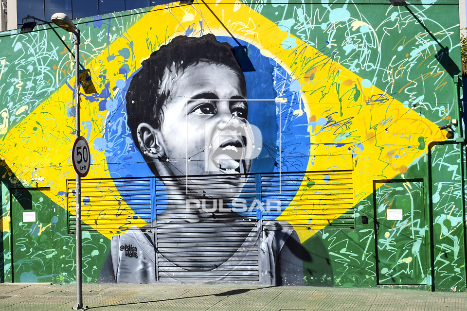Grafite intitulado Realidade do Brasil do artista Bliss Walls na