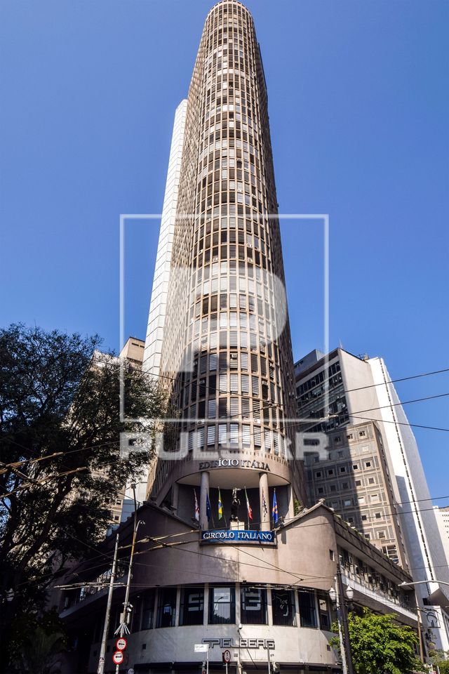 Edifício Circolo Italiano conhecido por Edifício Itália inaugurado em 1965 - bairro República