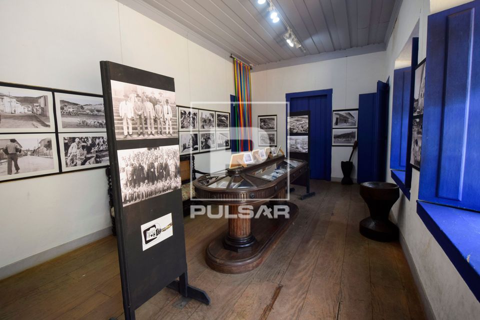Exposição contando a história da cidade na Casa de Oswaldo Cruz - antiga residência do médico - hoje abri