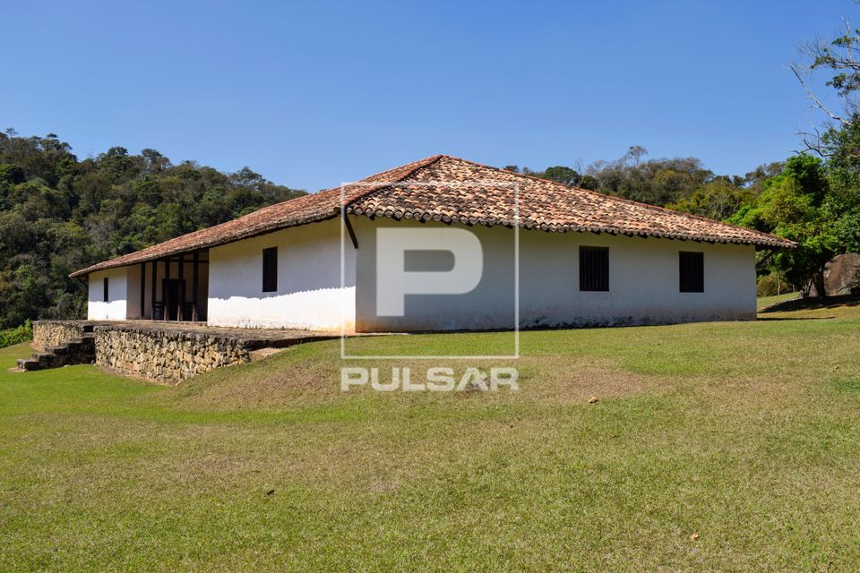Casa Grande do Sítio Santo Antônio - construído em 1681 pelo sertanista Fernão Paes de Barros