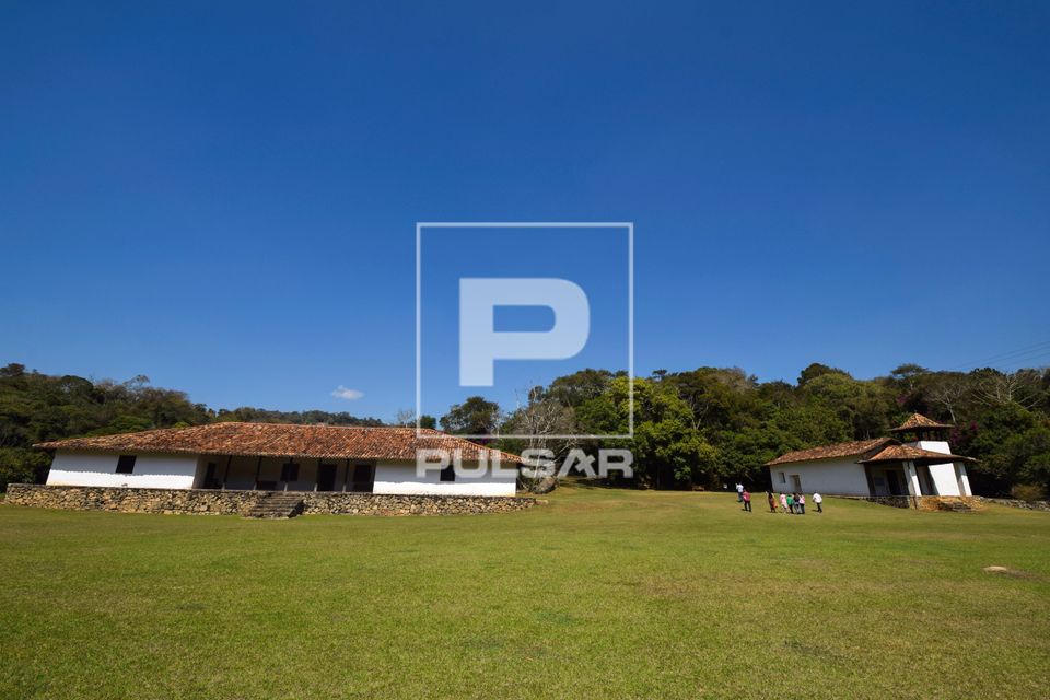 Casa Grande e Capela Santo Antônio no Sítio Santo Antônio - construído em 1681 pelo sertanista Fernão Pae