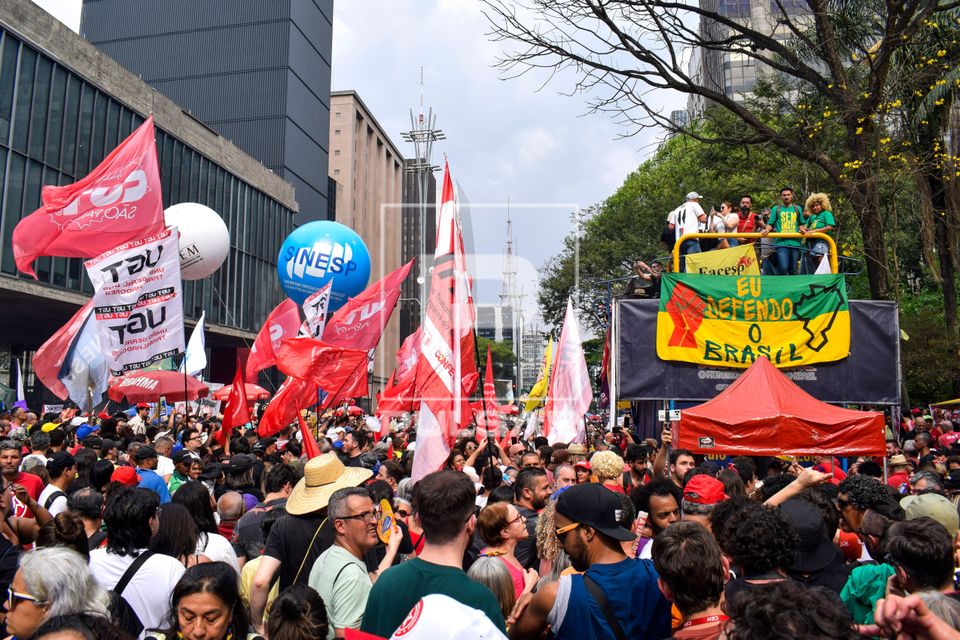Manifestação contra a PEC da blindagem contra anistia à golpistas na Avenida Paulista