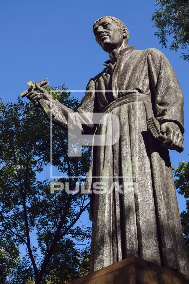 Monumento ao Padre José de Anchieta - obra de Heitor Usai - praça da Sé - centro histórico