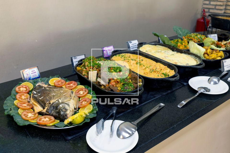 Buffet servido em hotel fazenda no Pantanal 