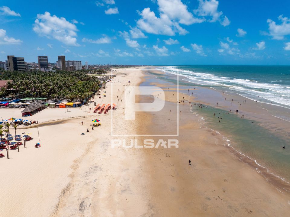 Vista de drone da Praia do Futuro 