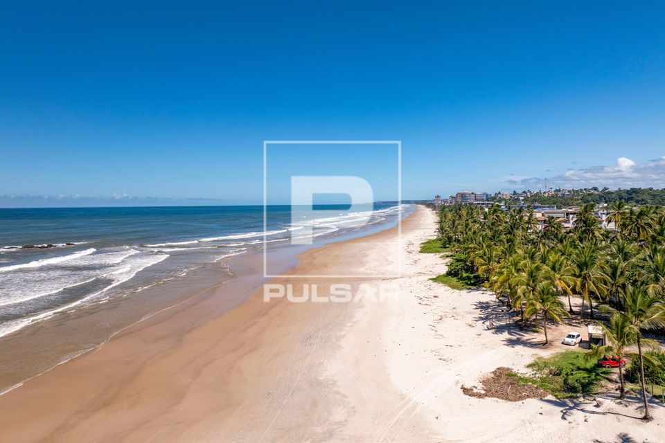 Vista de drone da Praia do Sul - Costa do Cacau