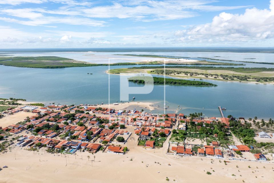 Vista de drone do distrito de Galos - ao fundo salinas - Polo Costa Branca 