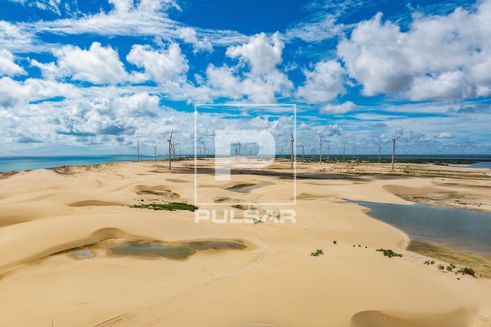 Vista de drone de parque eólico nas dunas da península de Galinhos - Pólo Costa Branca