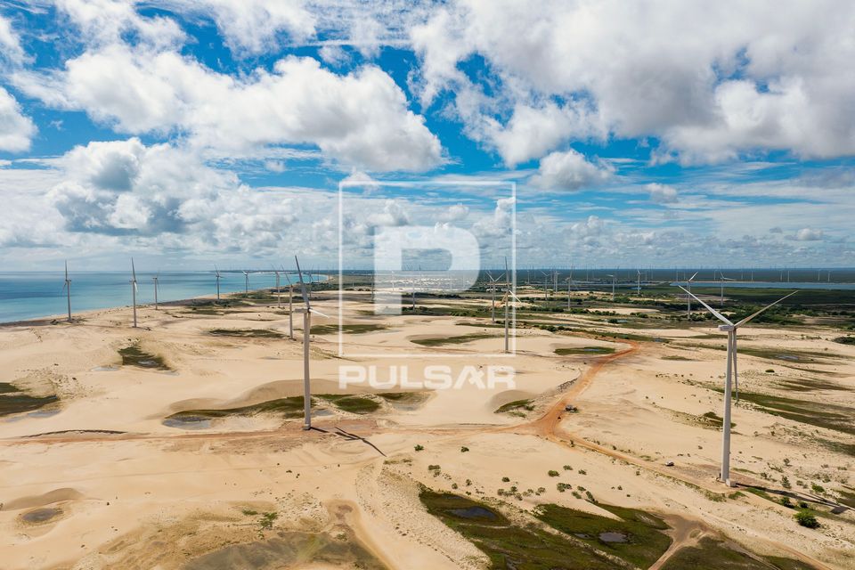 Vista de drone de parque eólico nas dunas da península de Galinhos - Pólo Costa Branca