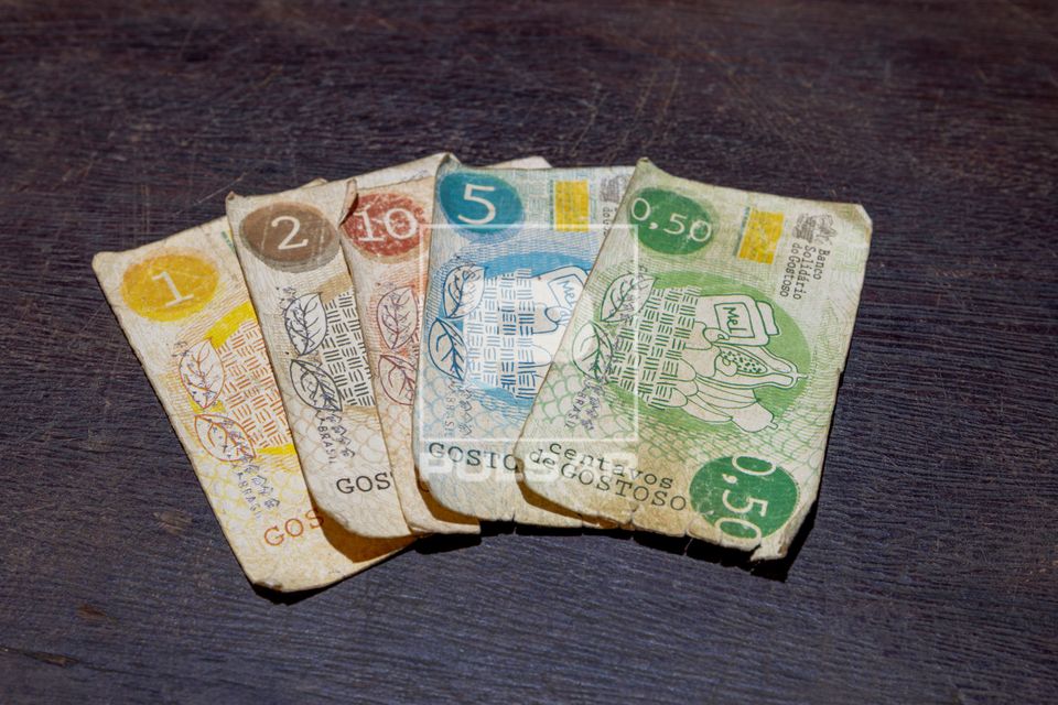 Cédulas de moeda social criada para fortalecer a economia local - criado pelo Banco Solidário de Gostoso 