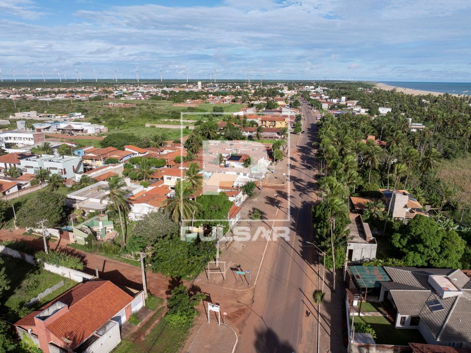 Vista de drone da avenida dos Arrecifes e ao fundo Praia do Cardeiro - Polo Costa das Dunas 