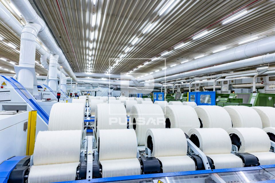 Maquinário do setor de fiação de indústria têxtil